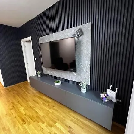 Urbanluxe Rentt Apartment *