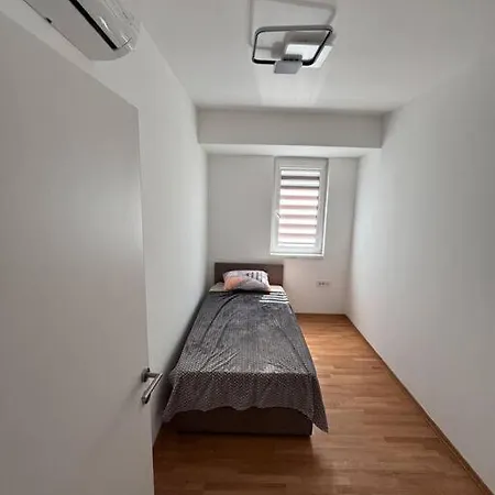 Urbanluxe Rentt
